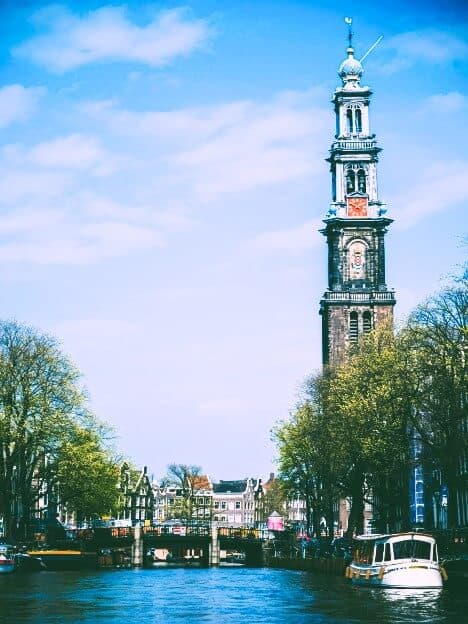 एम्स्टर्डम (AMS) के लिए उड़ानें